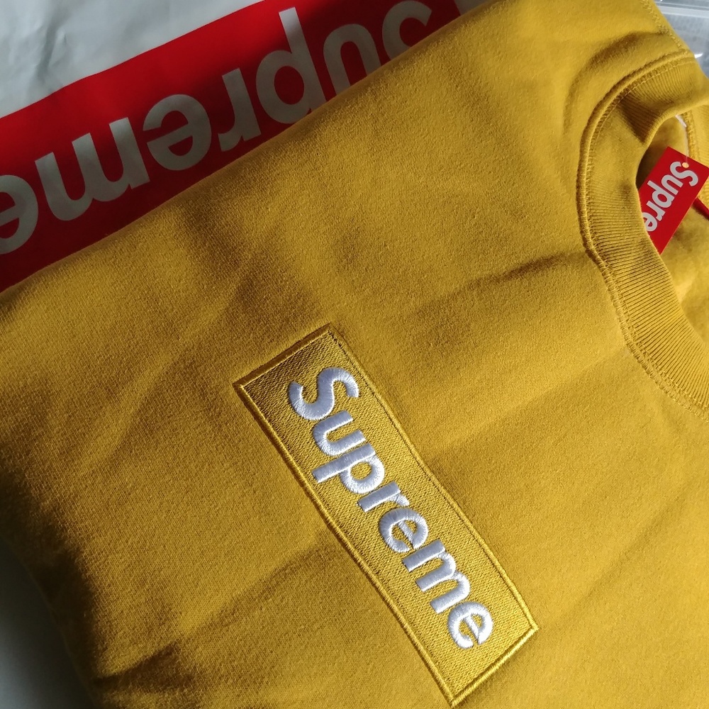 FW 18 bogo logo Sup mustard Crew neck Large